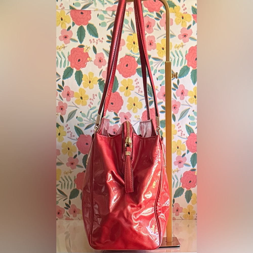 Coach Gallery Large Tote 29141 Red Patent Leather Shoulder Bag - Picture 3 of 13
